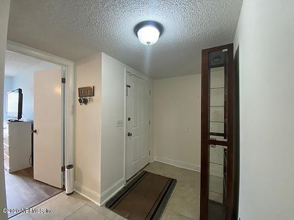 4th image of 5553 Pinebay Cir N