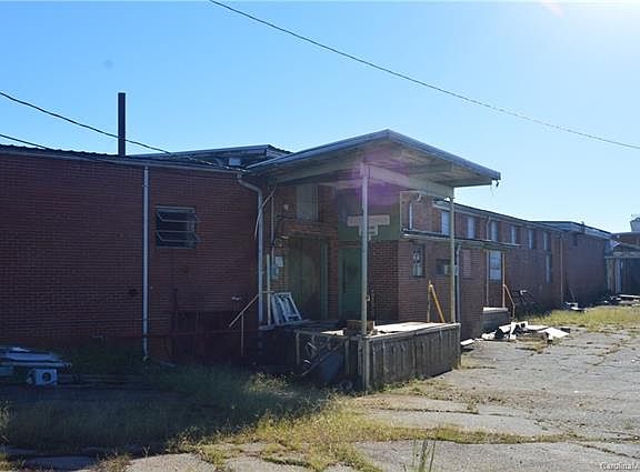 2nd image of 178 N Oak St