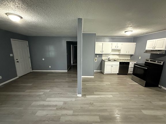 4th image of 11224 Lewis Ave