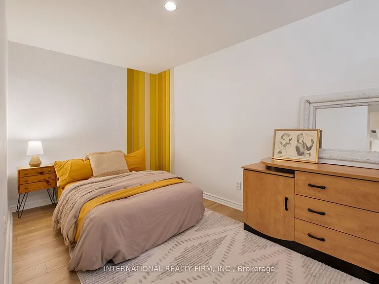 319 Markham St — Photo 12