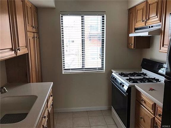 3rd image of 300 High Ave APT J3