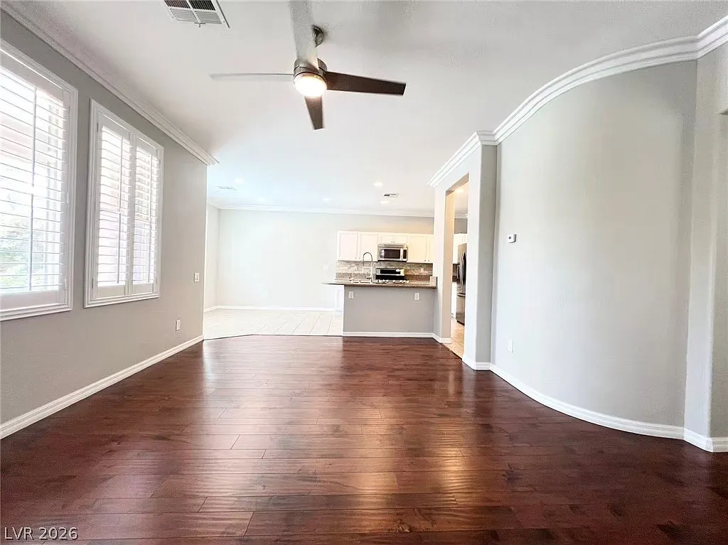 3 bed, 2.5 bath, 1616 sqft, $2,450 — Photo 3