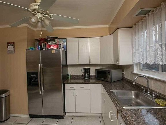 2nd image of 840 Howard Ave
