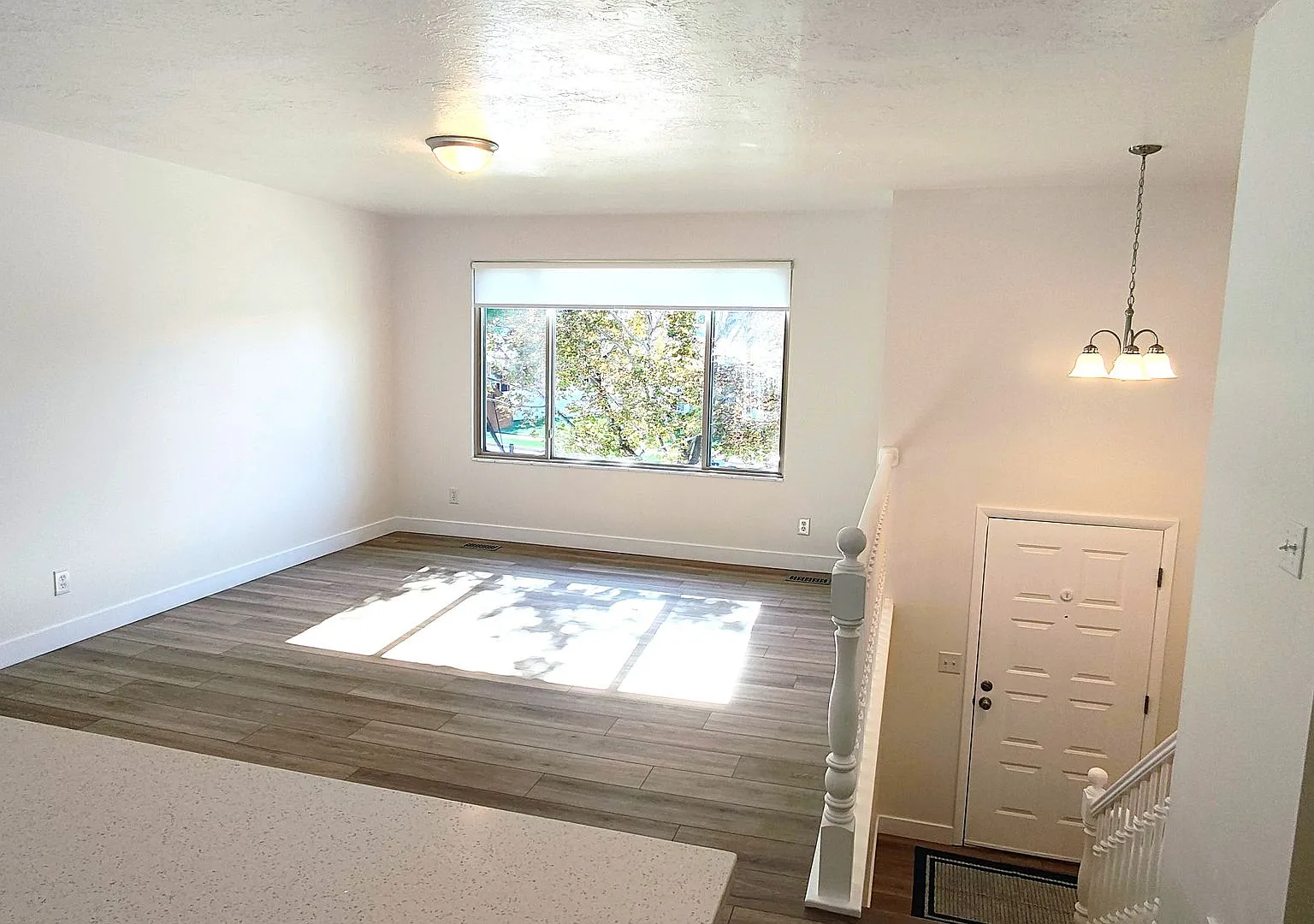 Updated 4 Bd 2 Ba Home in West Jordan — Photo 4