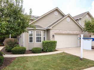 29W475 Big Woods Dr, Warrenville, IL 60555
