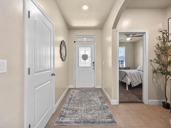 5th image of 9418 Laurelwood Ct