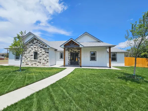 1010 Oak Ave, Panhandle, TX 79068