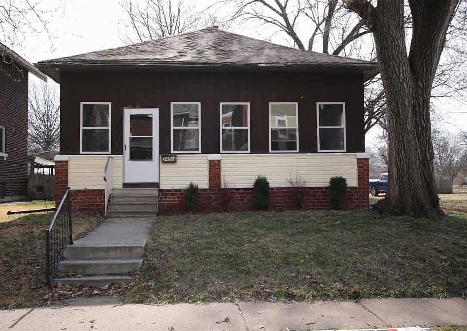 1st image of 2406 Delmar Ave