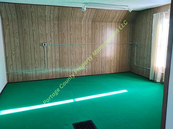 2nd image of 207 S Main St