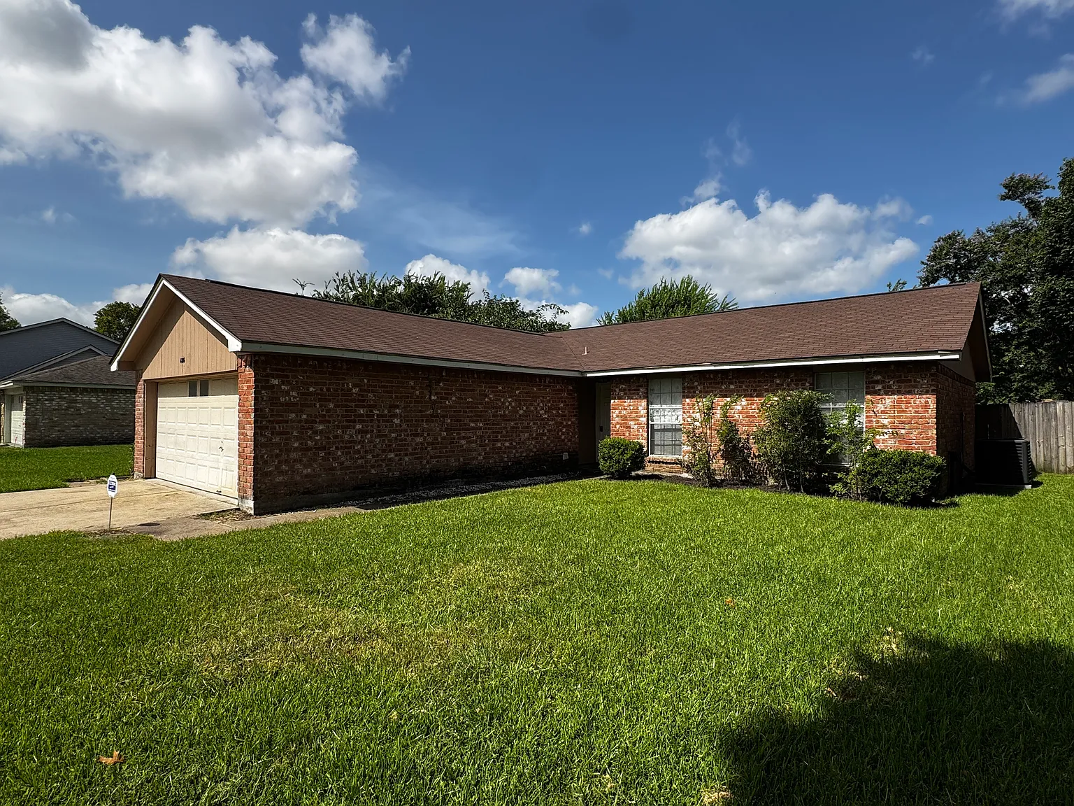 4806 Ripple Creek Dr Baytown TX 77521 — Photo 2
