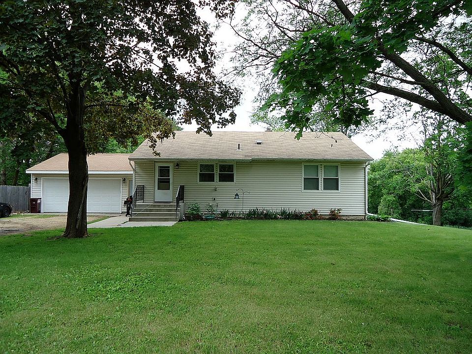 461 McKnight Rd S, St. Paul