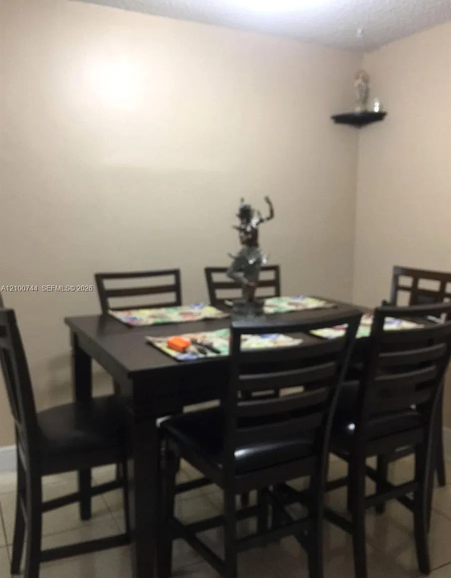 Capri Gardens Condo — Photo 3