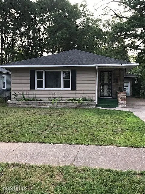 3354 Temple St photo 1
