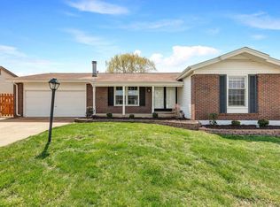 2206 Penncross Ct, Fenton, MO 63026