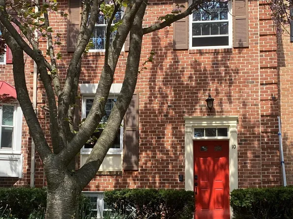 10 Silver Fox Ct, Cockeysville, MD 21030