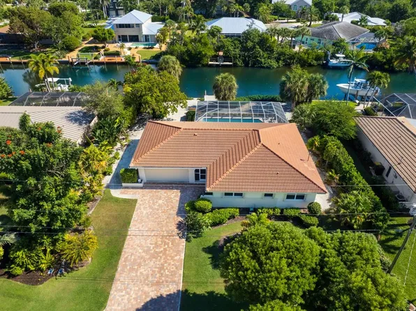 1010 Kings Crown Dr, Sanibel, FL 33957
