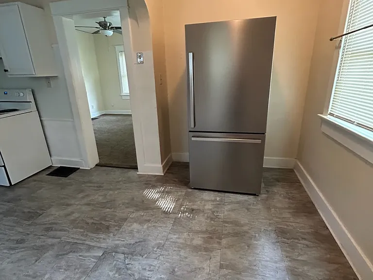 124 Anderson St — Photo 6