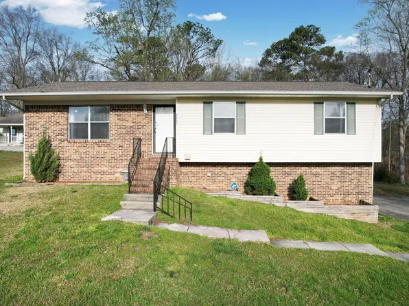 4665 Ridgeview Ave NW, Cleveland, TN 37312