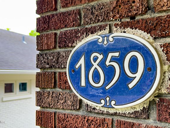 4th image of 1859 Yale Dr