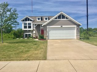 7065 Copper Oak Dr, Zeeland, MI 49464
