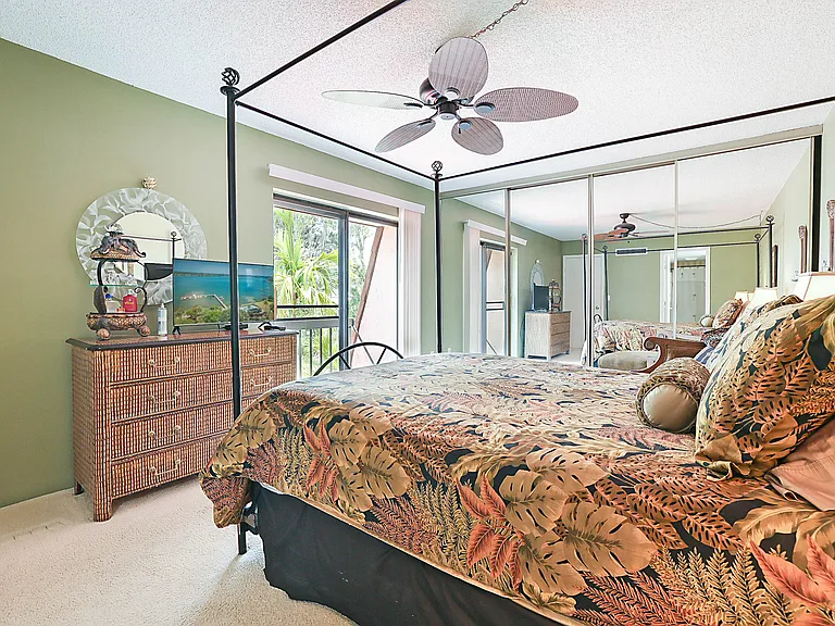 825 Center St #11C — Photo 17