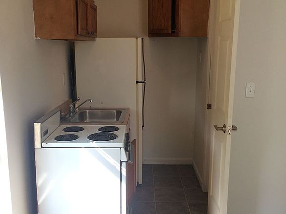 3rd image of 711 1/2 S 20th St