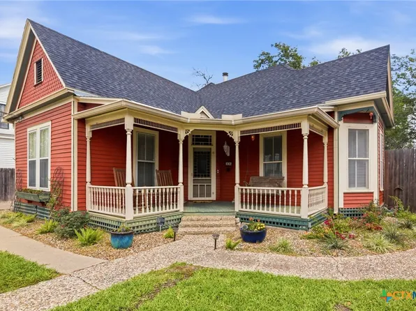 306 W Stayton Ave, Victoria, TX 77901