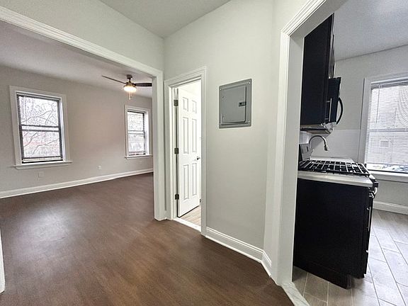 4th image of 206 Montgomery St APT 1