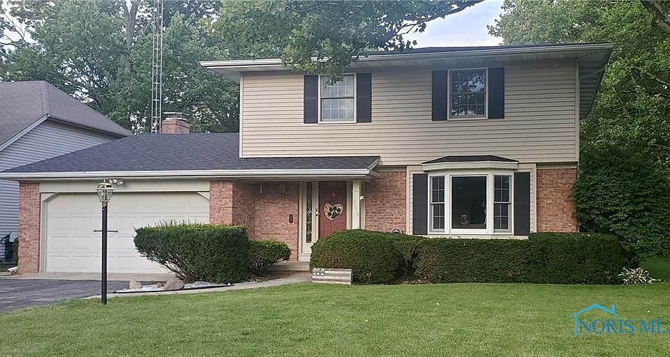 1st image of 1029 Pine St