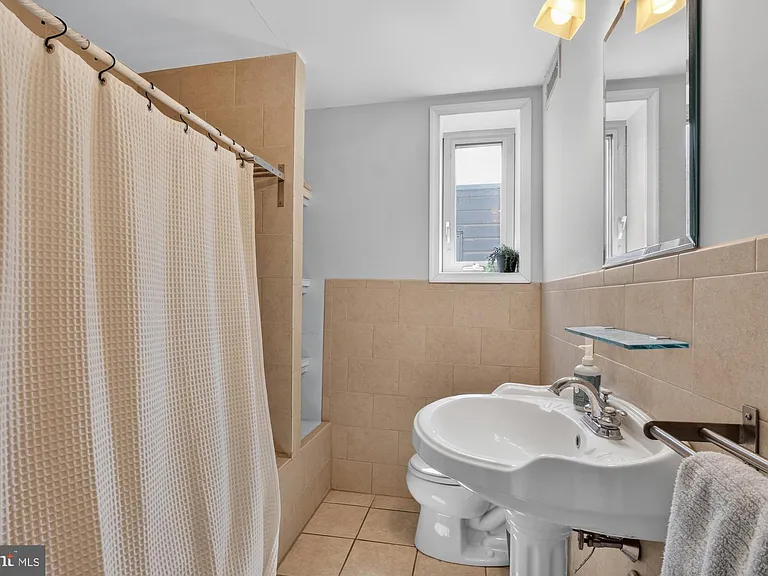 1202 Gerritt St — Photo 18