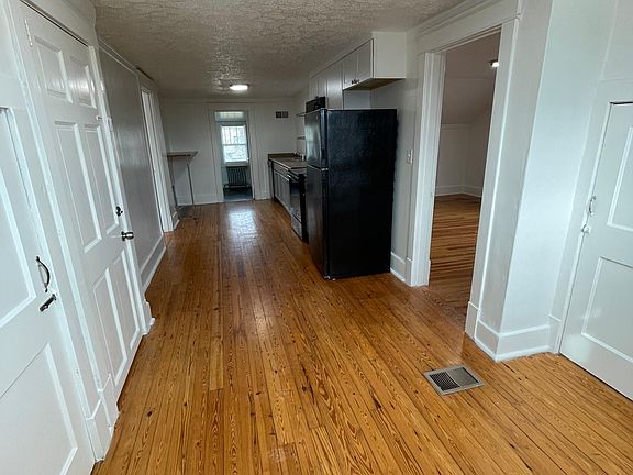 4th image of 1107 Forrest Ave #C