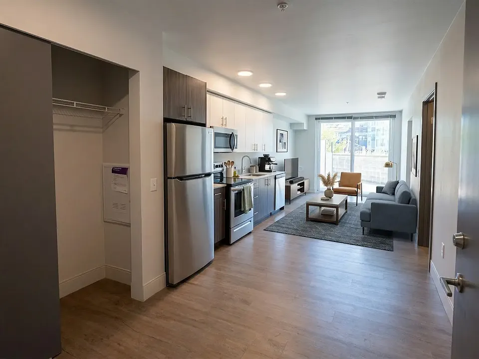 Pivot Apartments