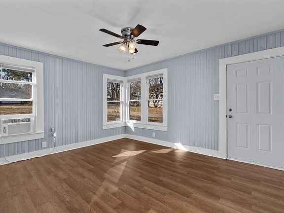 3rd image of 2304 Palestine St