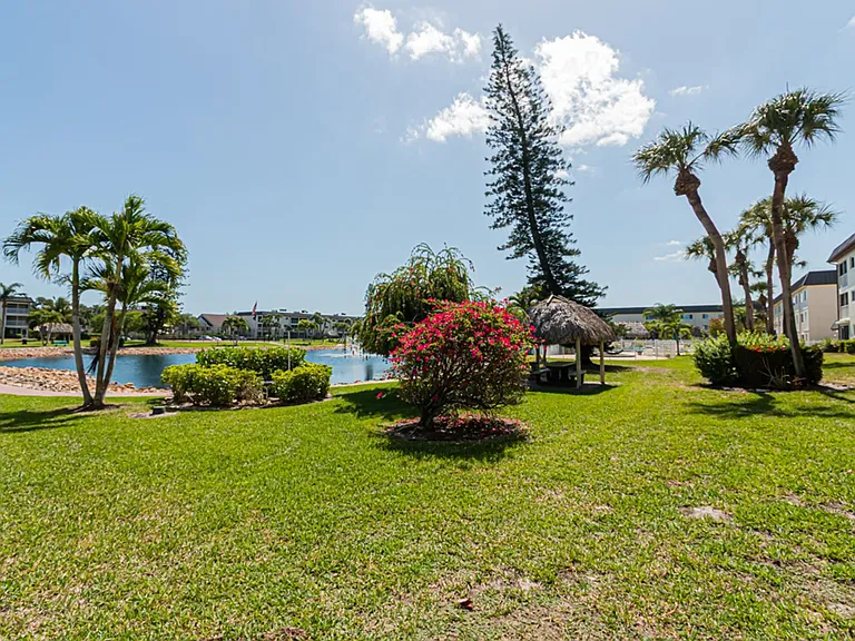 1022 Manatee Rd #D107 — Photo 48