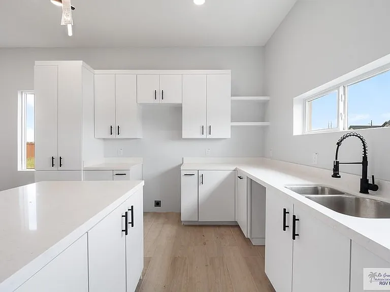 6217 Mackenna Dr — Photo 10