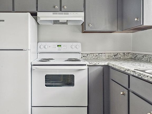 1CS- One Bedroom One Bath Standard Kitchen
