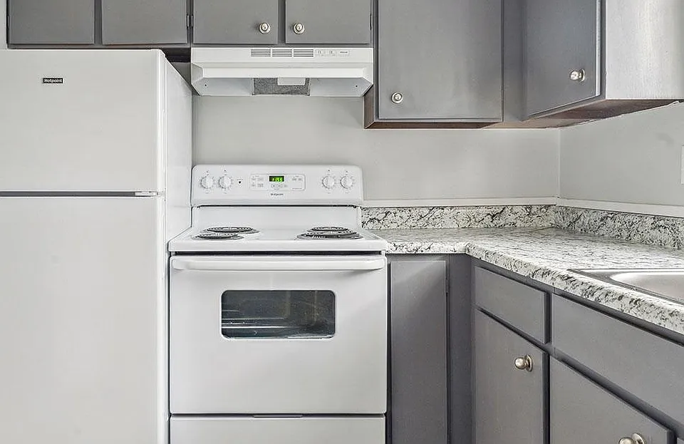 1CS- One Bedroom One Bath Standard Kitchen