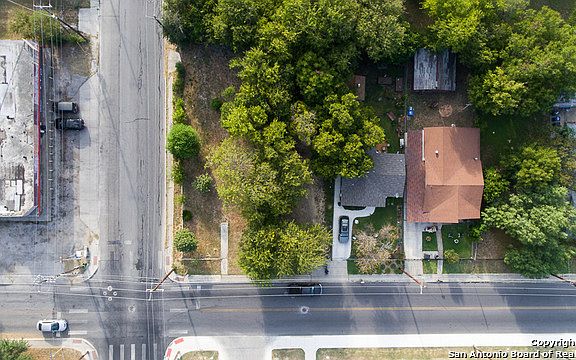 5th image of 1831 SW 19th St
