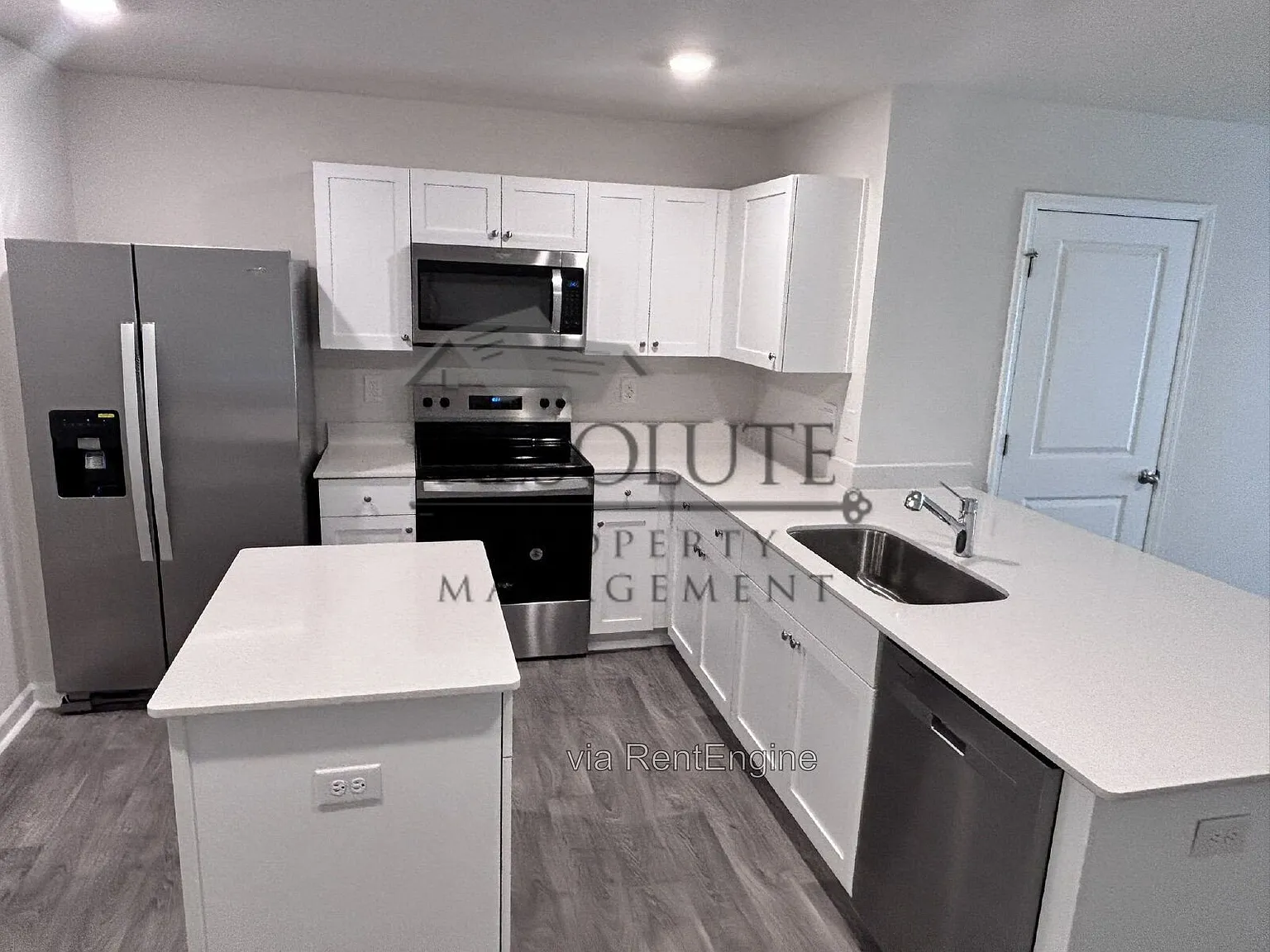 3 bed, 2.5 bath, 1562 sqft, $1,950 — Photo 3