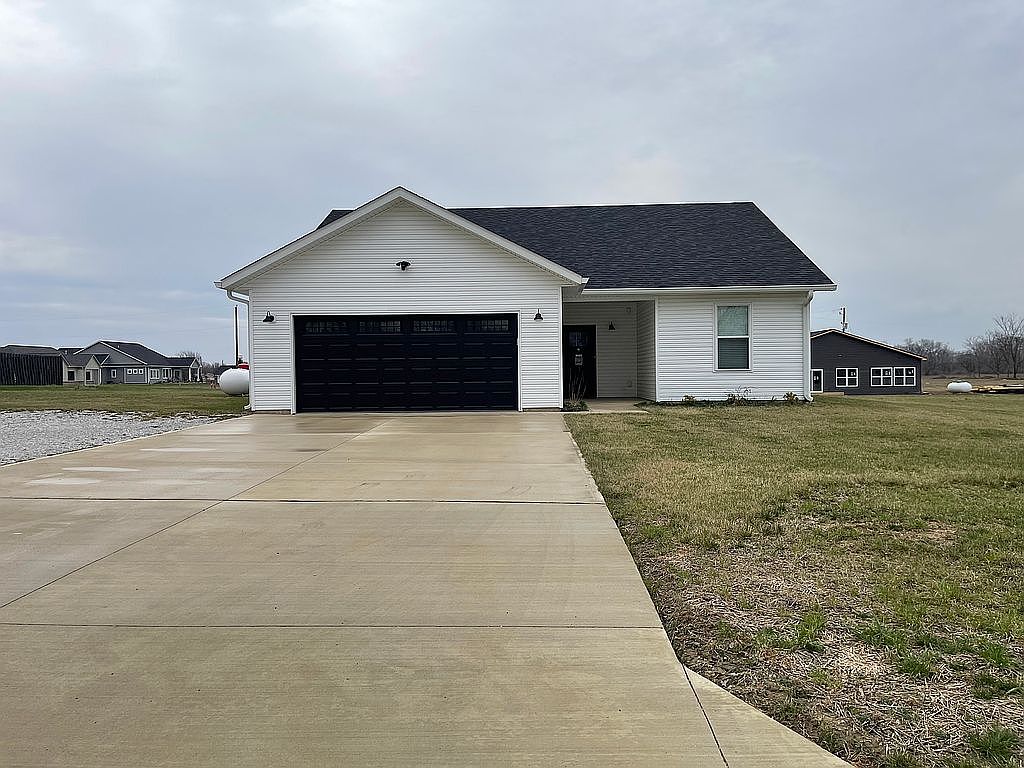 927 W Indiana Ave, Upland, IN 46989 | Zillow