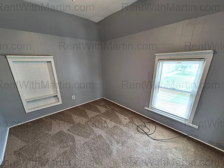 310 N Frederick Ave — Photo 13