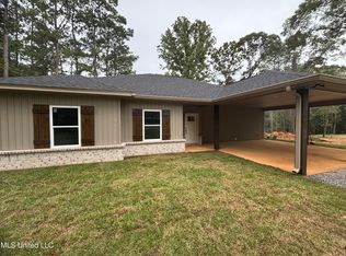 27 Holcomb Carroll Rd, Carriere, MS 39426