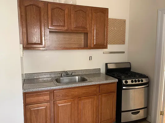 Rented by Yup Realty LLC | media 27