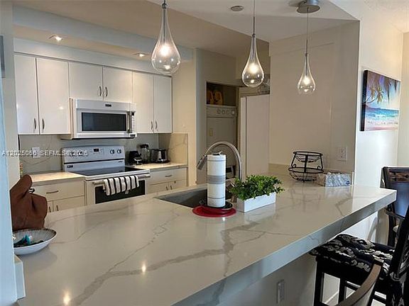 4th image of 6917 Collins Ave APT 807