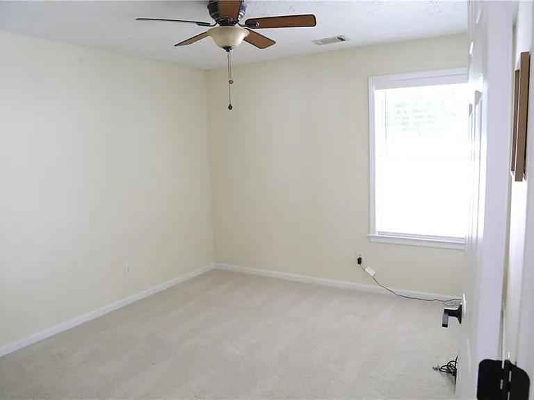 685 Crossbridge Aly — Photo 12