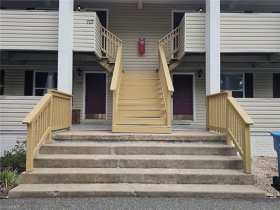 5th image of 713 E Lexington Rd