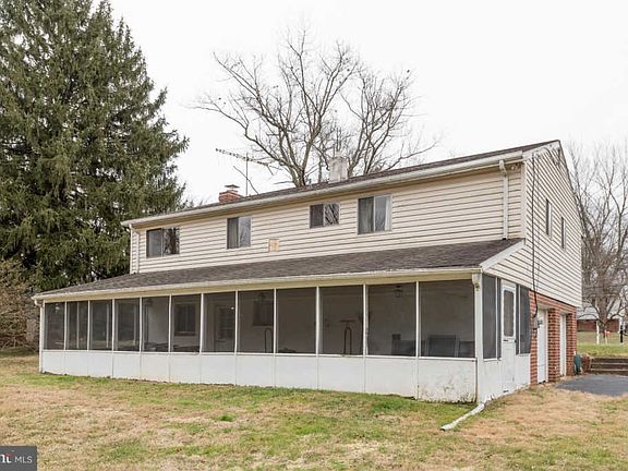 4th image of 1296 E Evergreen Dr