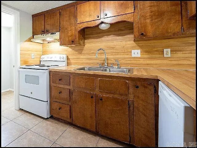 705 S Spring St — Photo 4