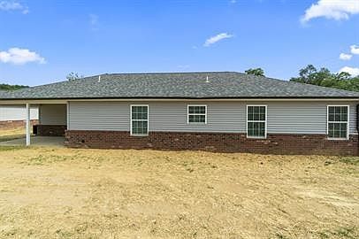 4th image of 323 Oak Grove Cir