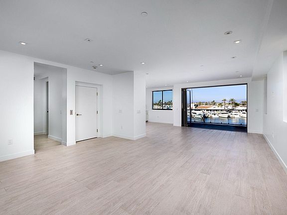 2nd image of 2260 Newport Blvd Suite 301
